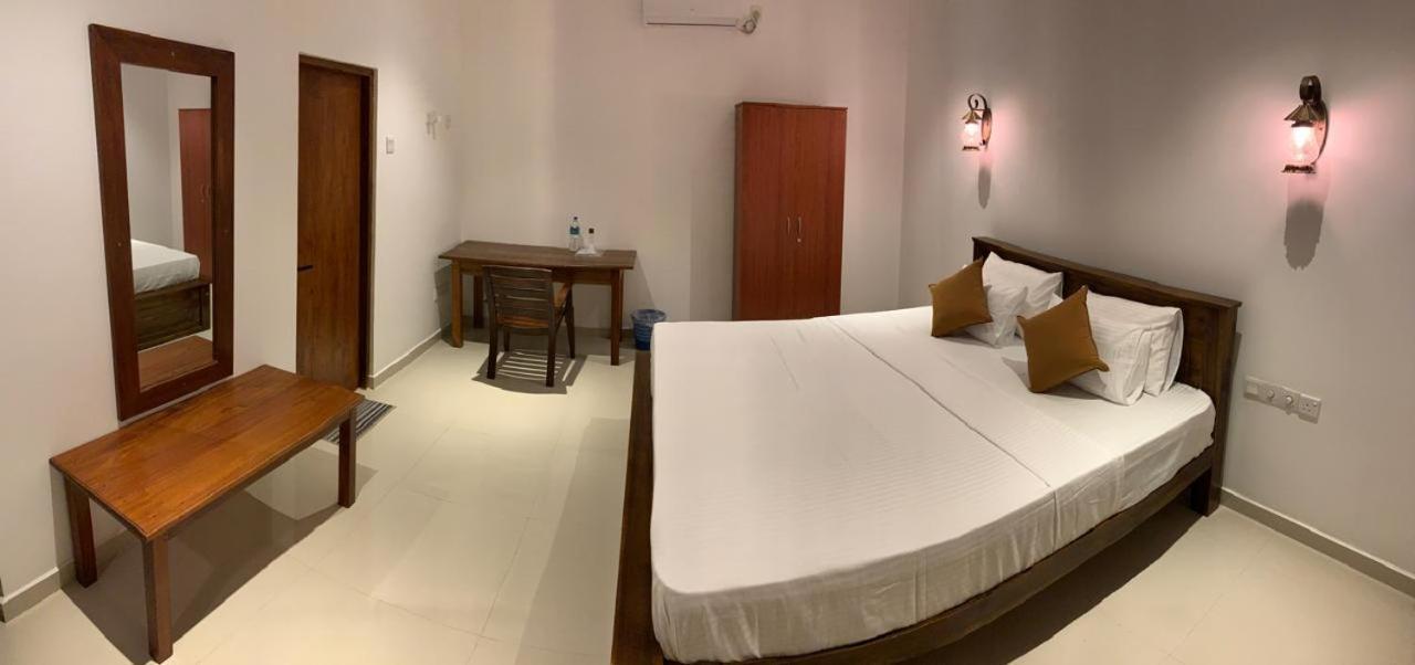 New Holiday Reach Unawatuna Exterior foto