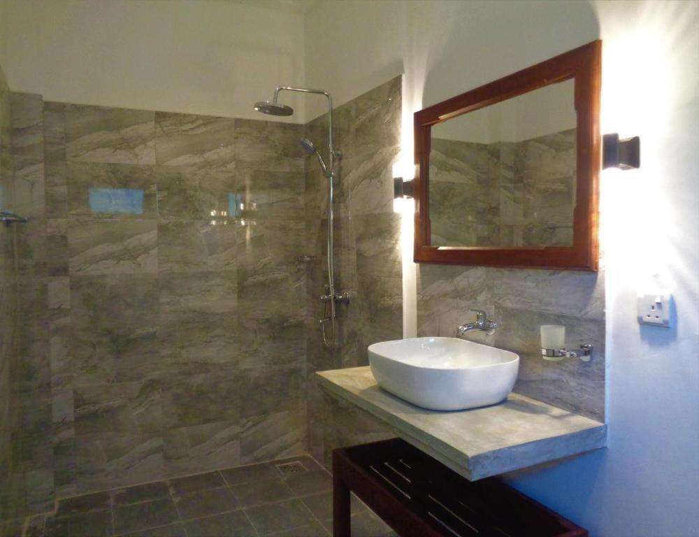 New Holiday Reach Unawatuna Exterior foto
